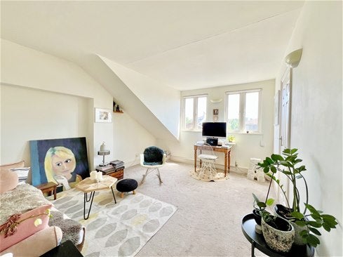 Flat Belsize Lane in London