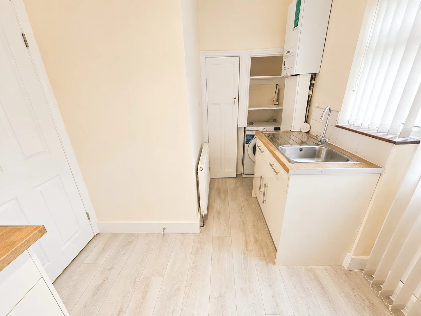 Flat Fernhurst Gardens in Greater London