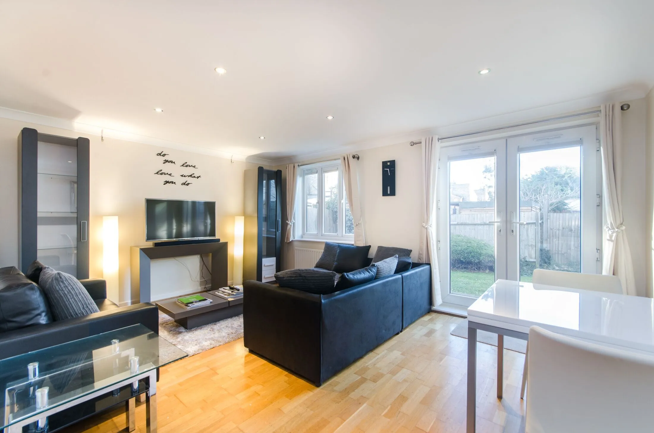Flat Merton Road in Greater London