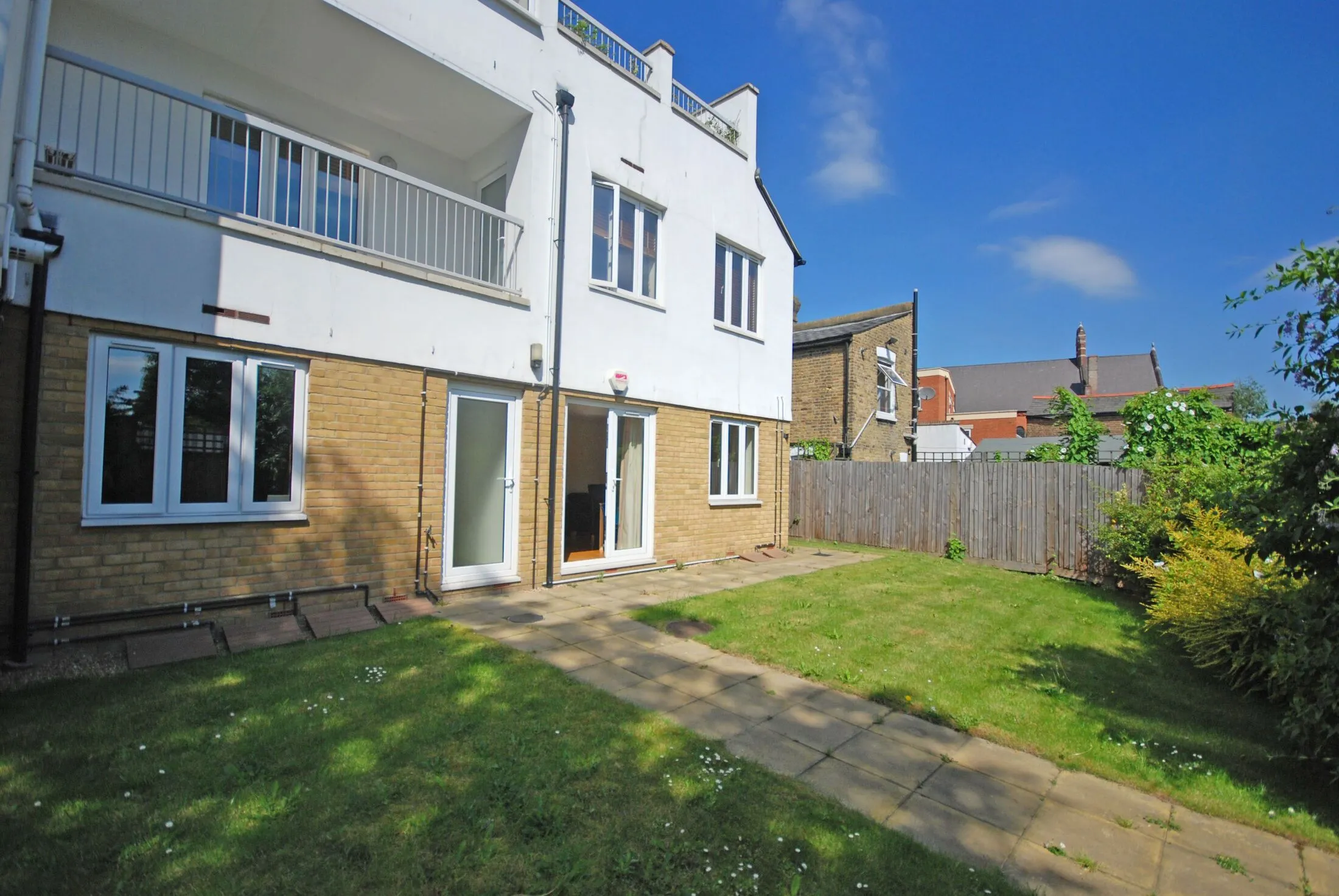 Flat Merton Road in Greater London