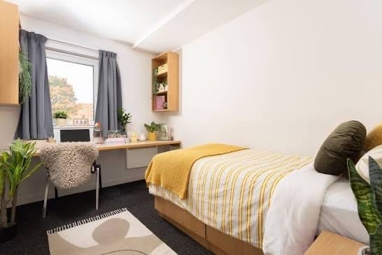 Room Hulme Street in Manchester