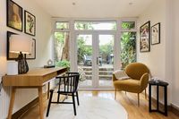 Flat Holland Road in Greater London