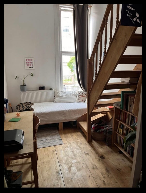 Room Clarence Road in Greater London