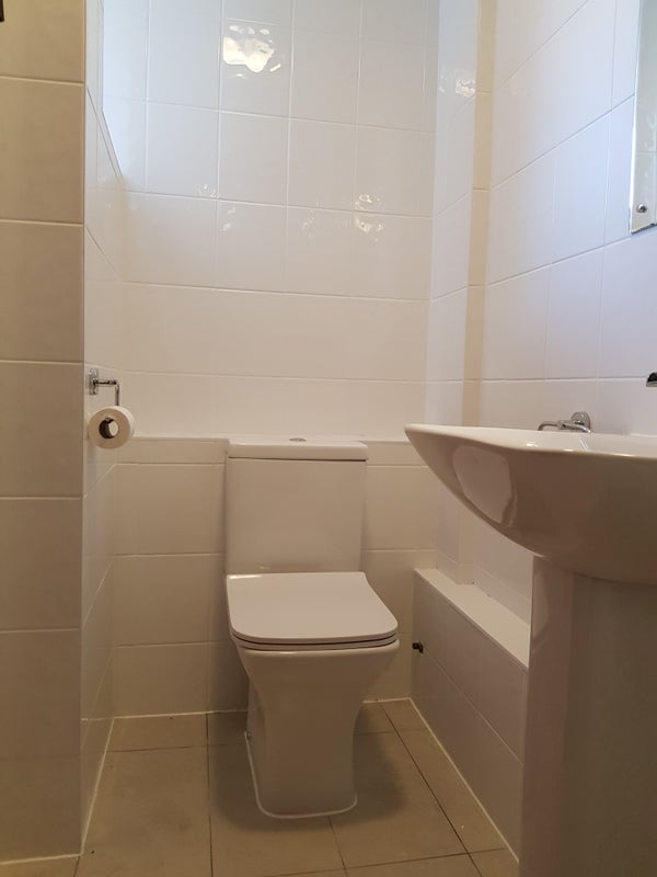 Room Annie Besant Close in Greater London