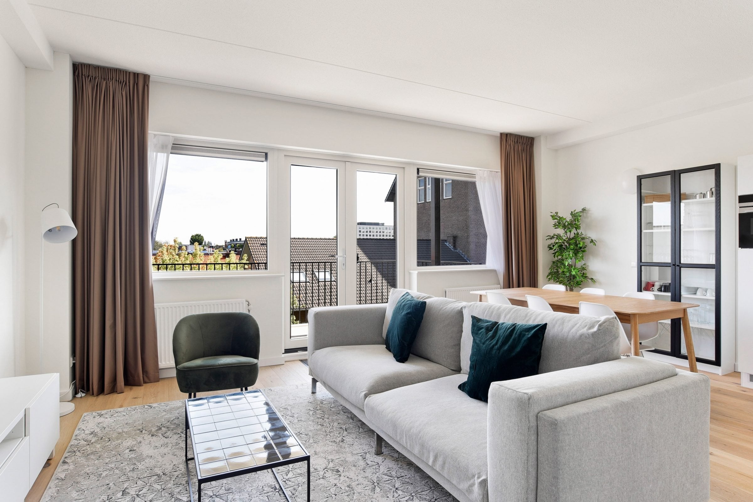Appartement Koningin Sophiestraat 142 in Den Haag