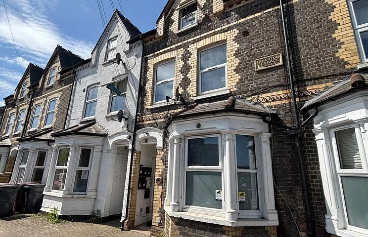 Flat Whitley Street in Reading