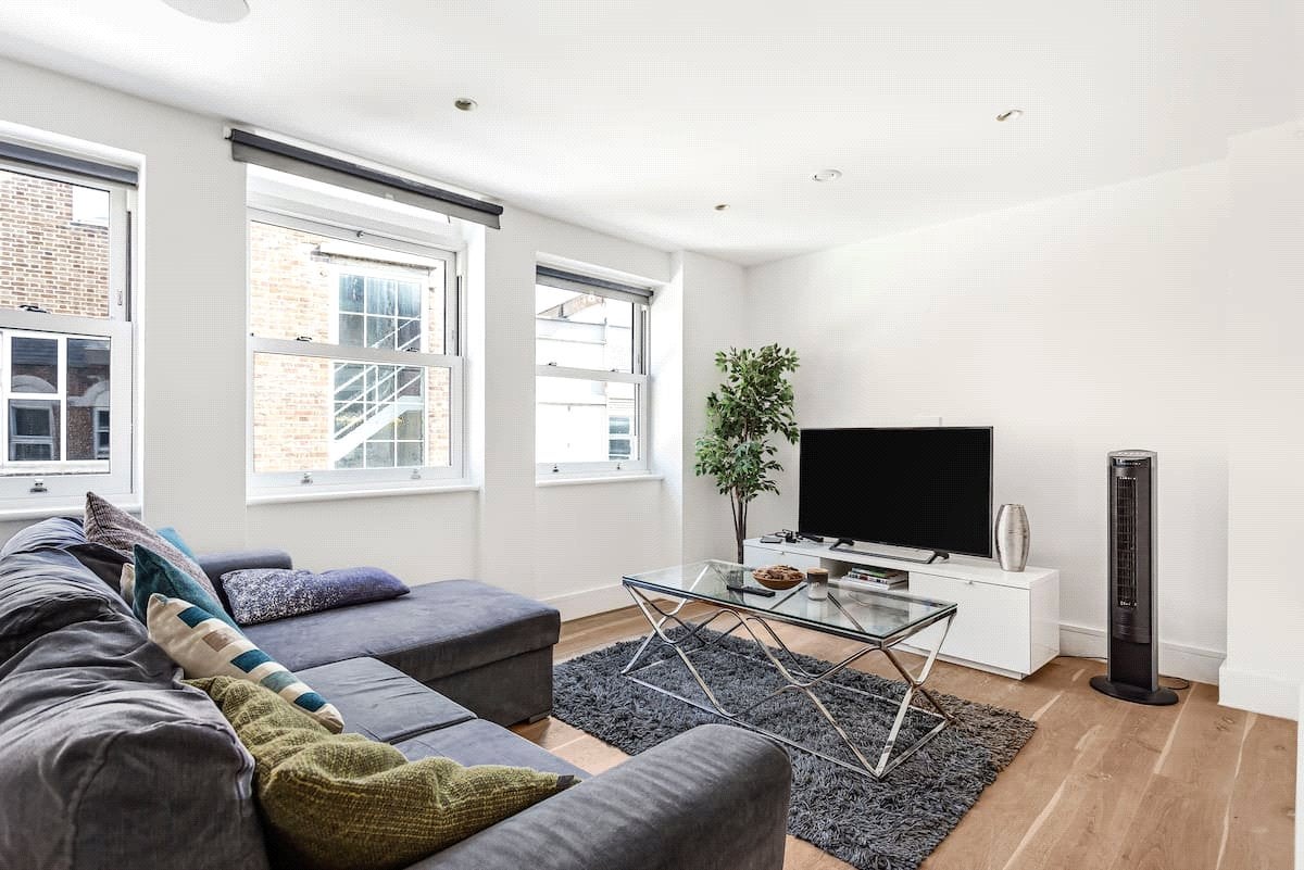 Flat The Green in Greater London