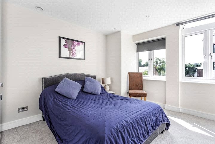 Flat The Green in Greater London