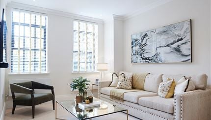 Flat Crabtree Lane in Greater London
