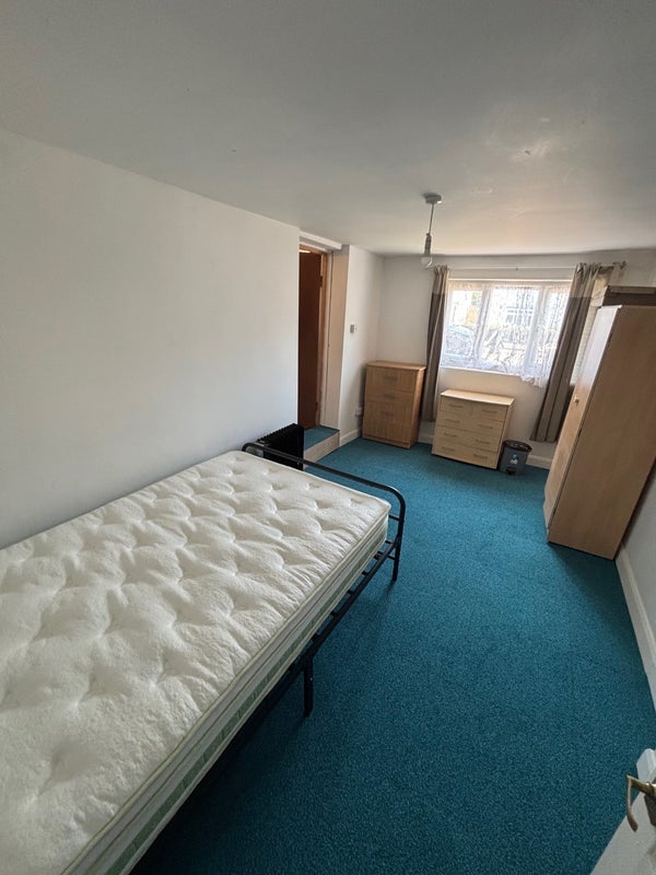 House Bedfont Lane in Greater London