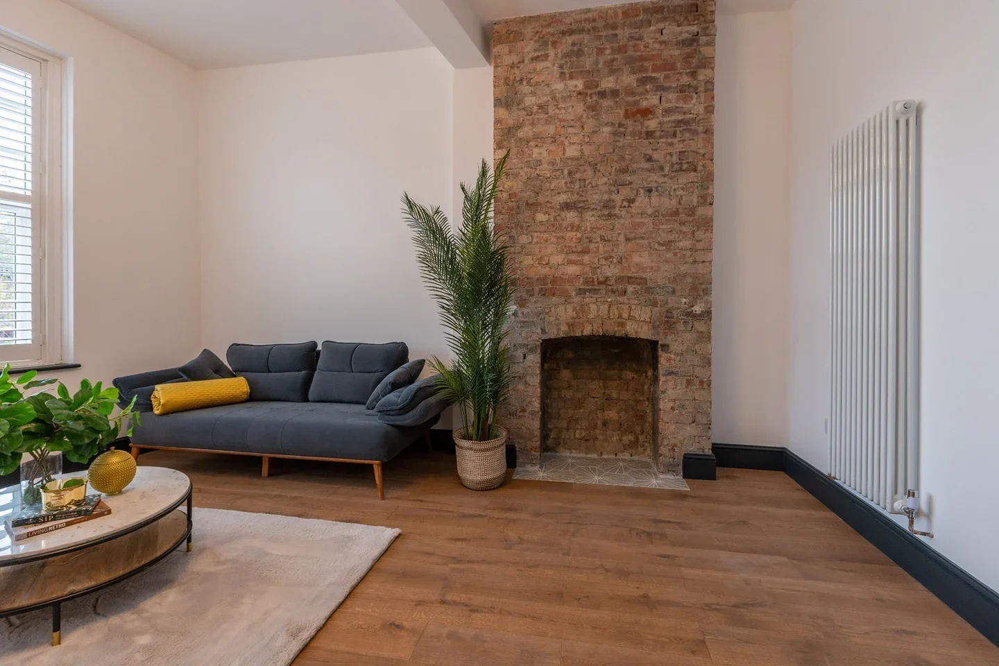 Flat Colney Hatch Lane in Greater London