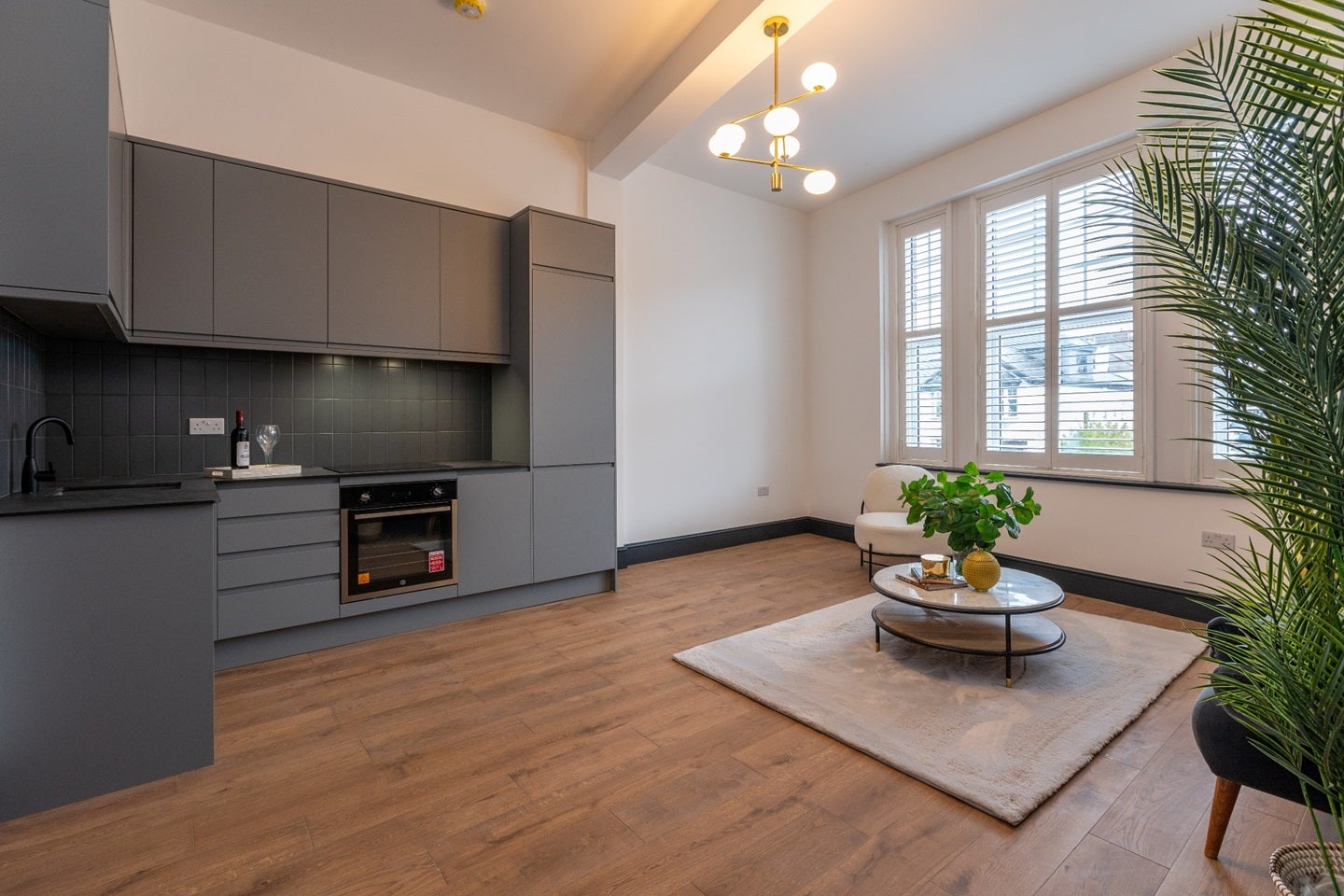 Flat Colney Hatch Lane in Greater London
