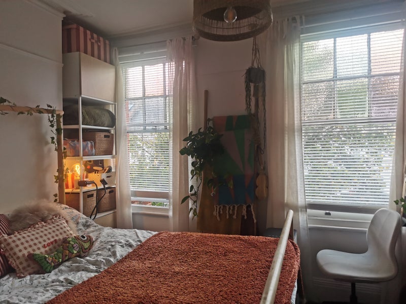 Room Bourne Road in Greater London