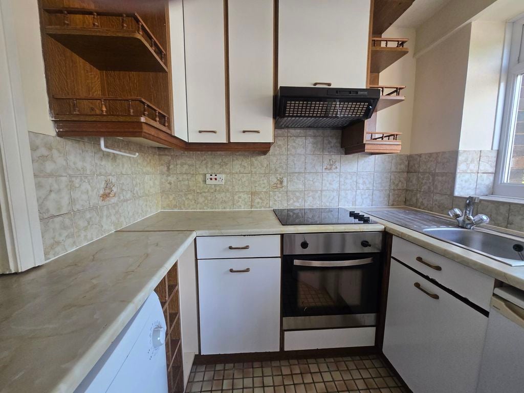 Flat Harborne Park Road in Birmingham