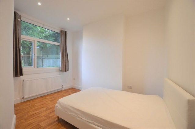 Flat Rutland Road in Greater London
