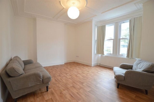 Flat Rutland Road in Greater London