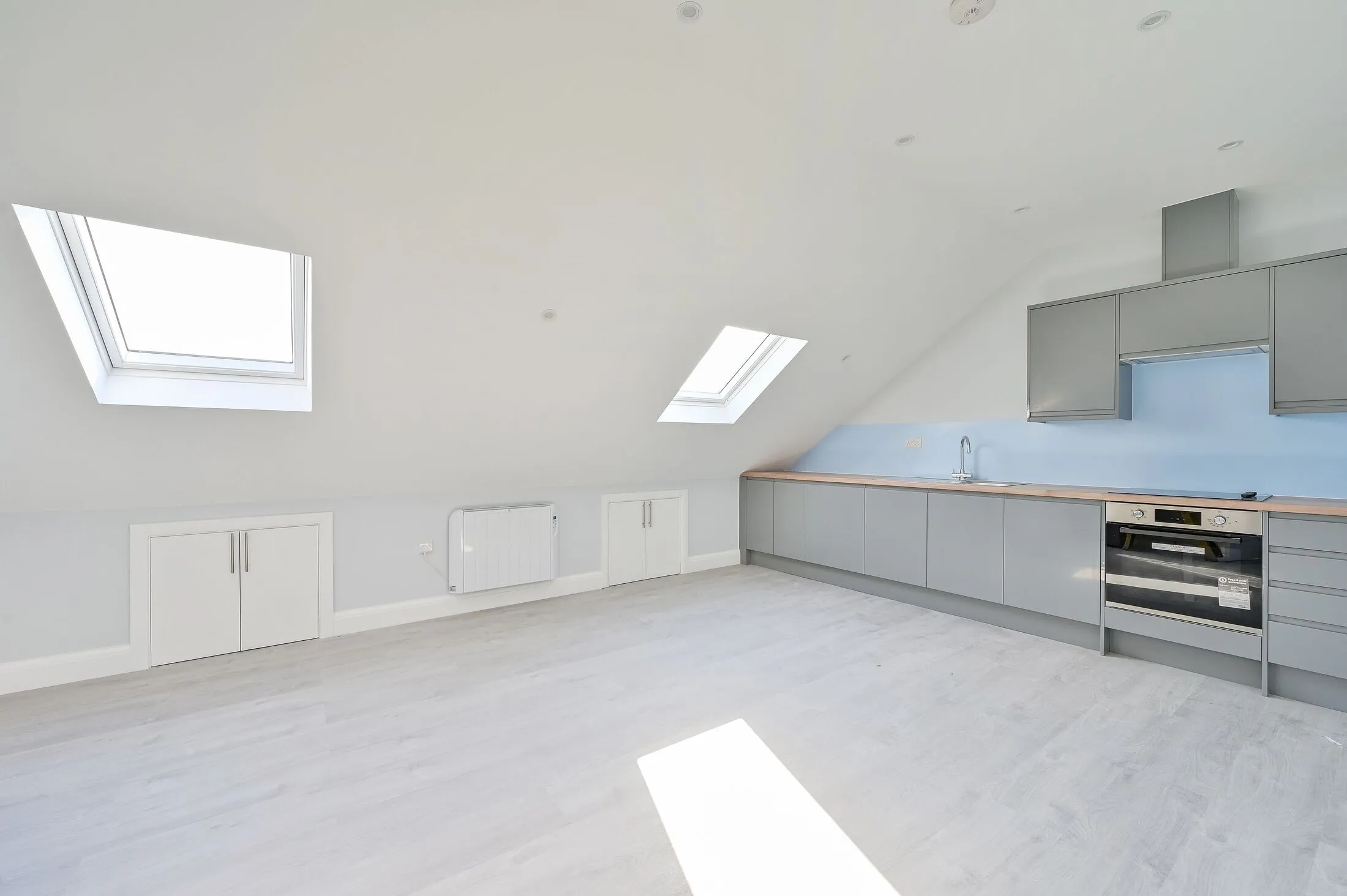 Flat Hazelwood Avenue in Greater London