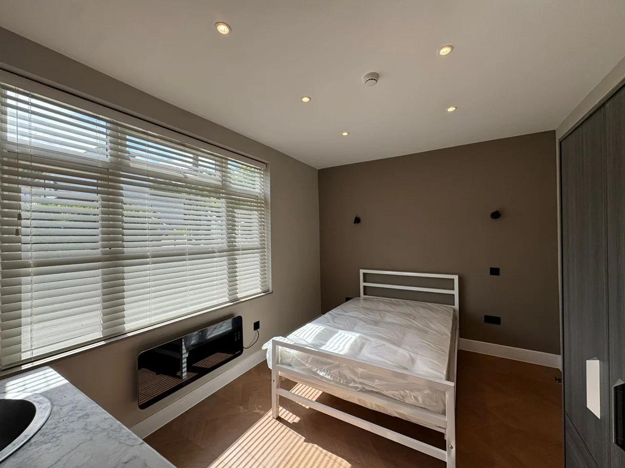 Room Muirfield Road in Three Rivers