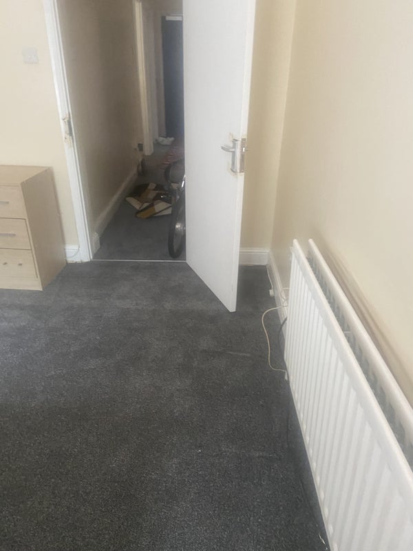 Room Shoot-up Hill in Greater London