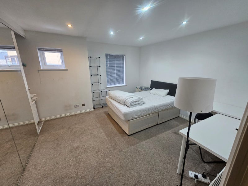 Room Indigo Mews in Greater London