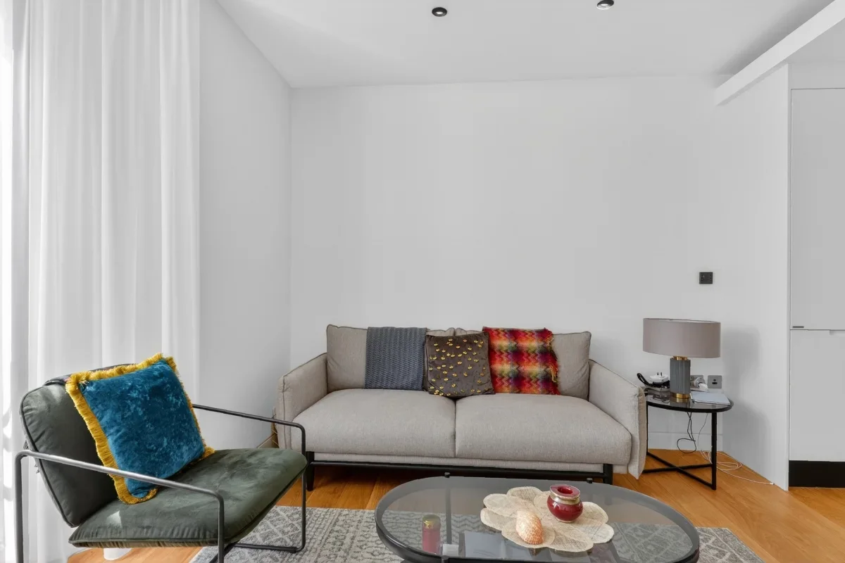 Flat Clipstone Street in City of Westminster