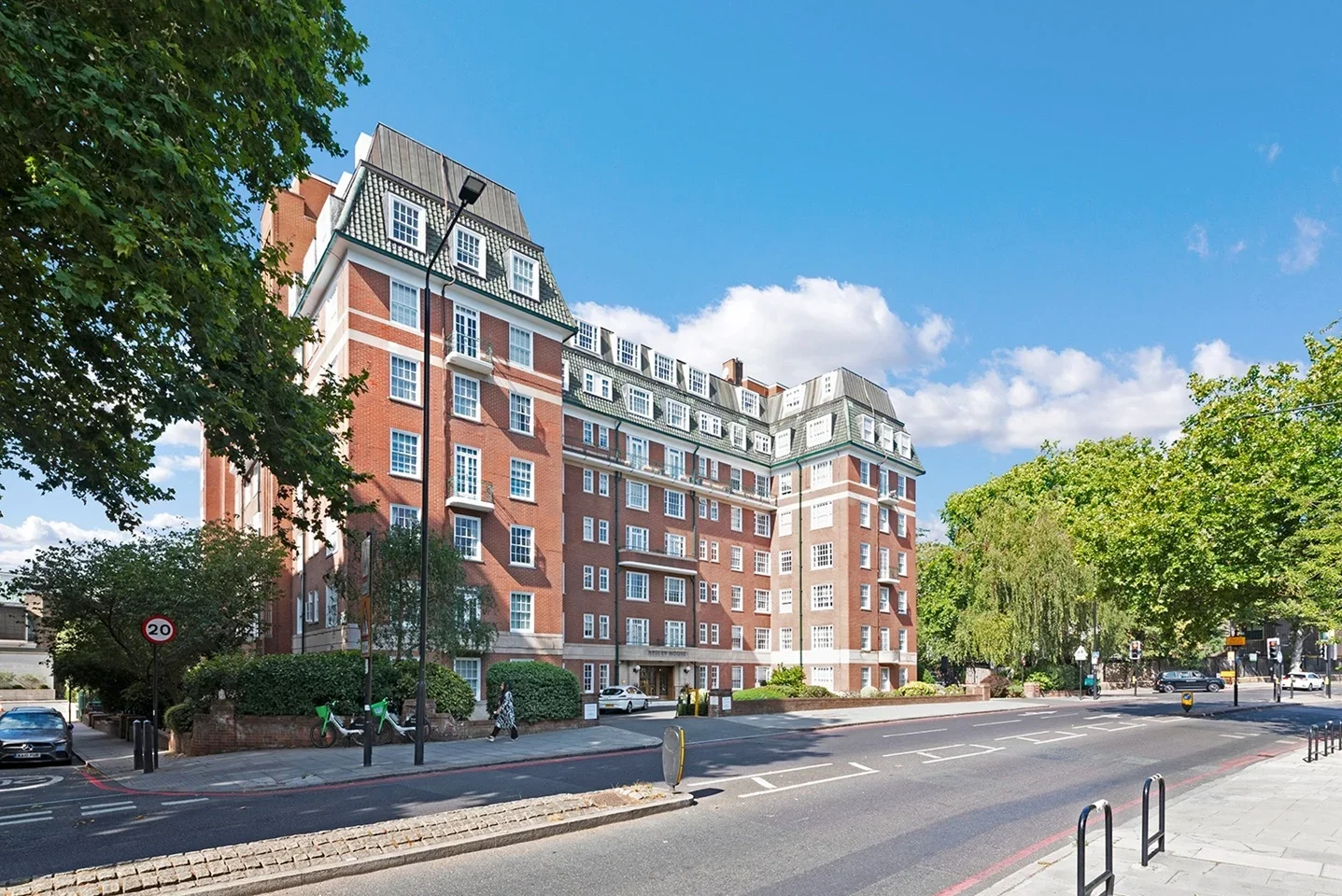 Flat Aspley House Driveway in City of Westminster