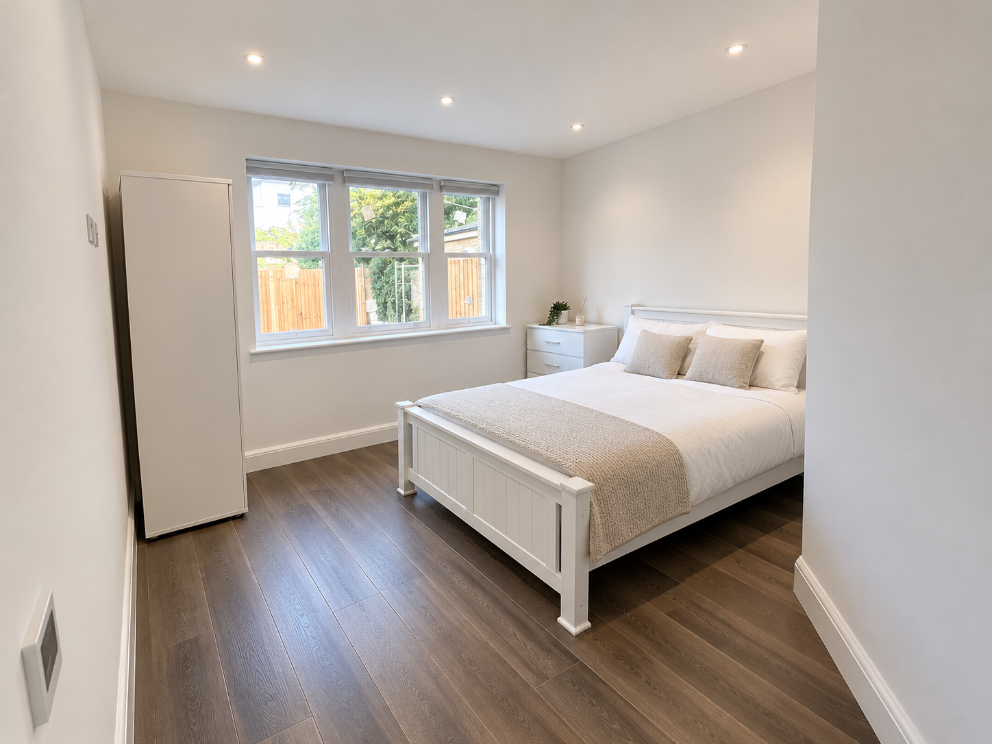 Flat Warham Road in Greater London