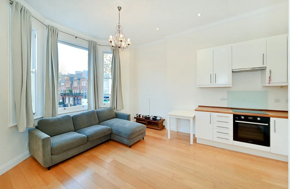 Flat Comeragh Road in Greater London