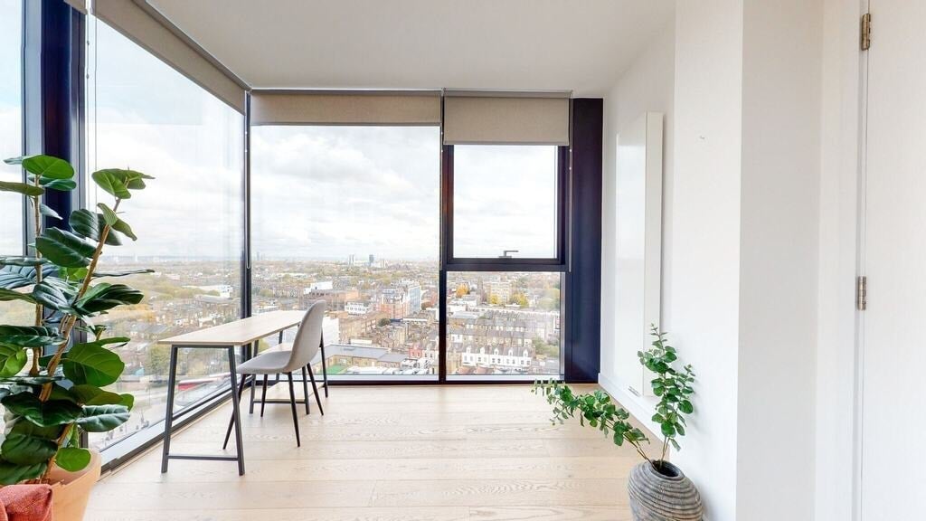 Flat Highgate Hill in Greater London