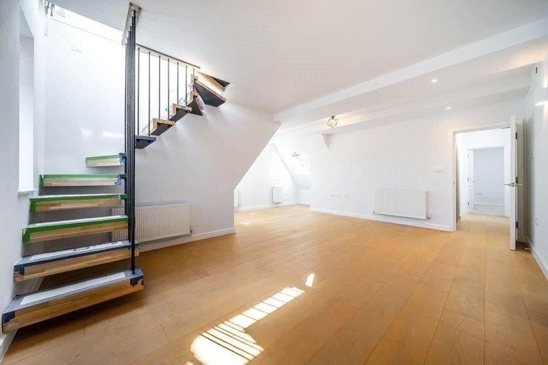 Flat Compayne Gardens in Greater London