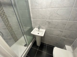 Room Walsgrave Road in Coventry