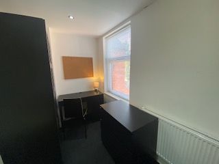 Room Walsgrave Road in Coventry
