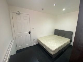 Room Walsgrave Road in Coventry