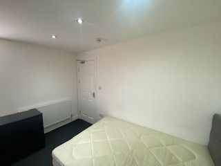 Room Walsgrave Road in Coventry