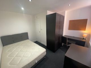 Room Walsgrave Road in Coventry