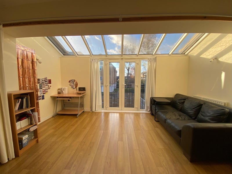 Room Edgar Wallace Close in Greater London