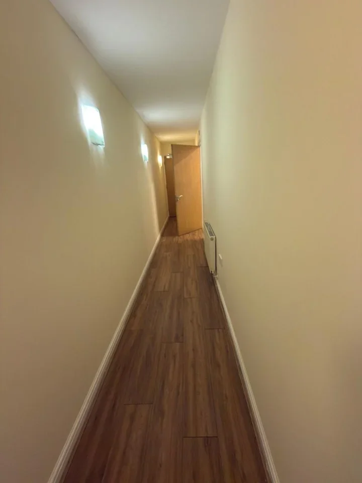 Room High Road in Greater London
