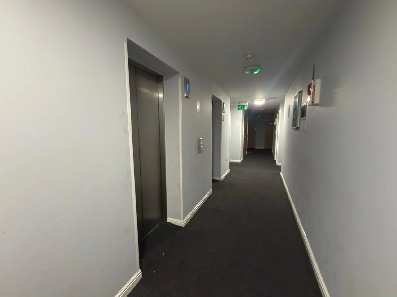 Room High Road in Greater London
