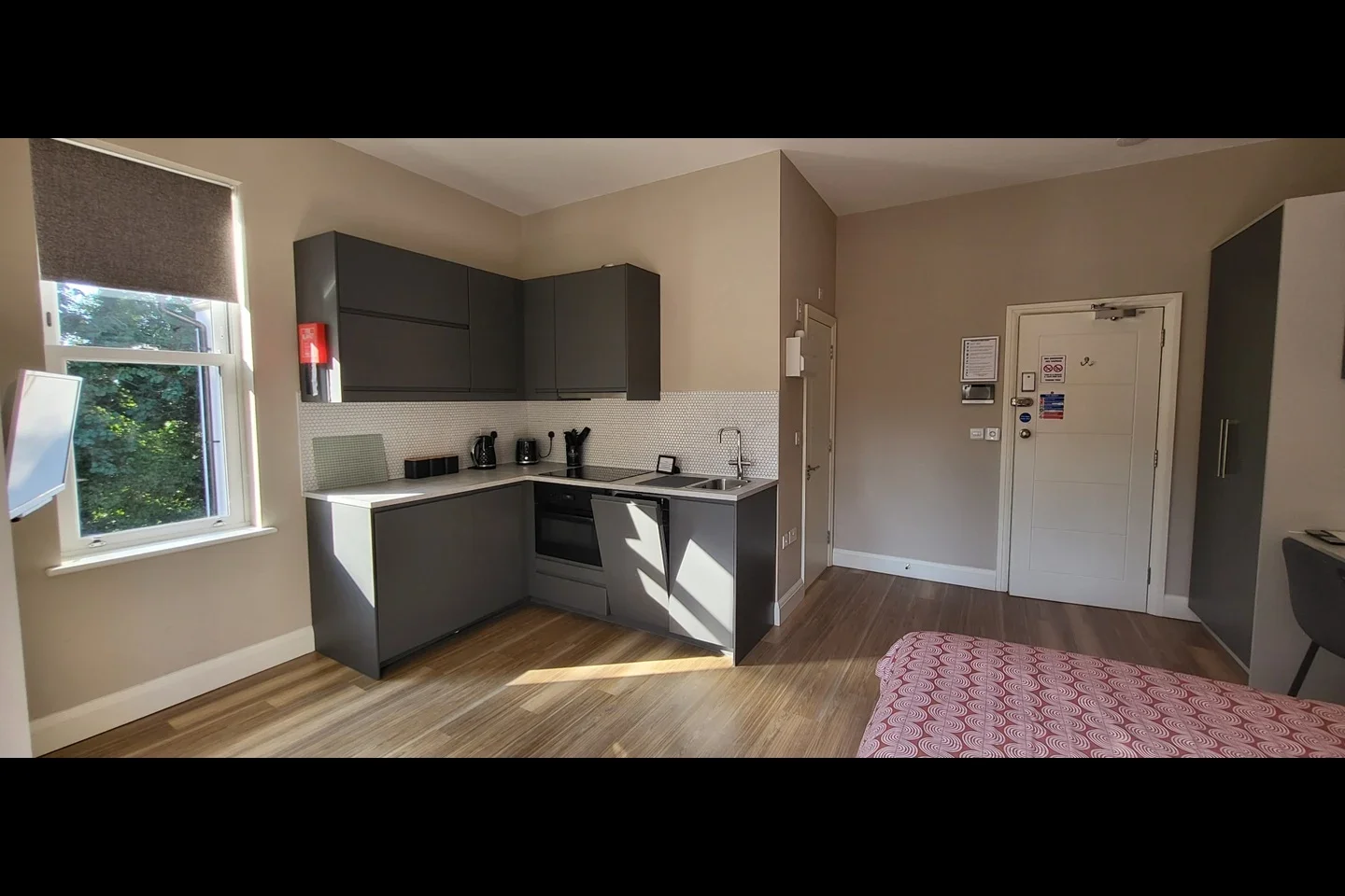 Flat Parkview Way in Epsom and Ewell