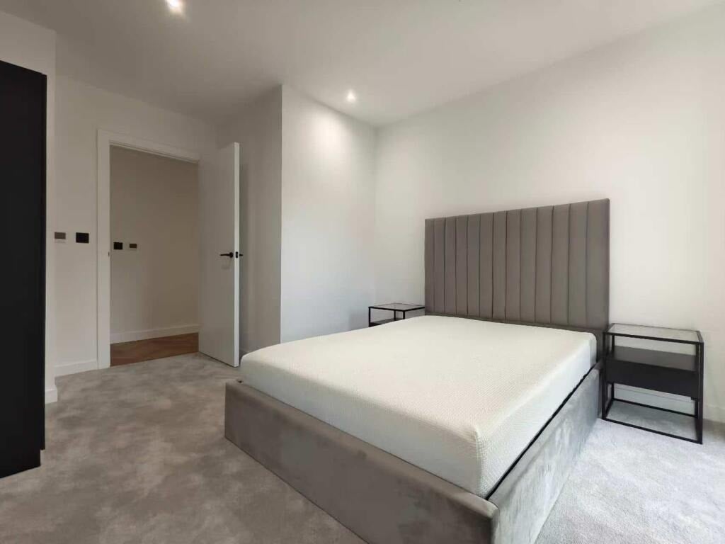 Flat Seven Sisters Road in Greater London