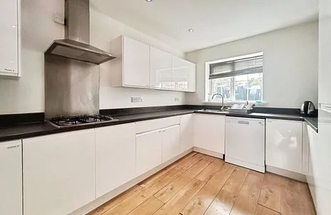 Room Macs Close in Padworth