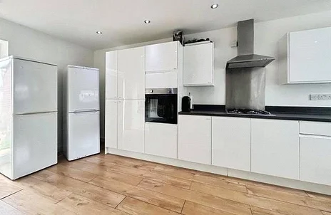 Room Macs Close in Padworth
