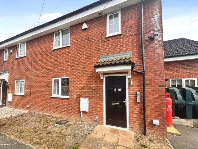 Room Macs Close in Padworth