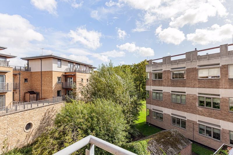 Flat Oxpens Road in Oxford