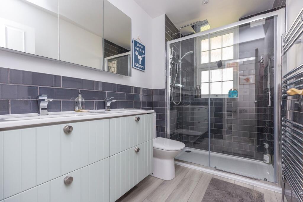 Flat Riley Court in Gillingham