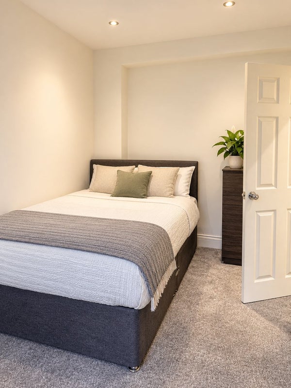 Room Modbury Avenue in Birmingham