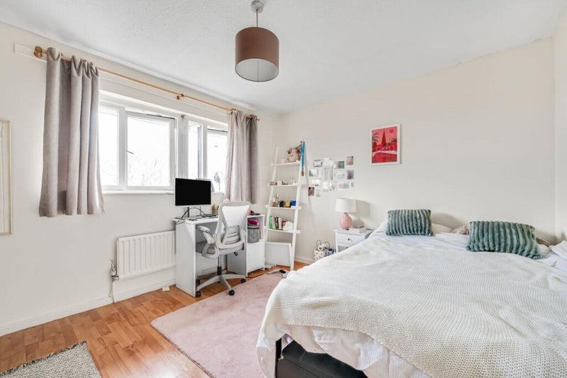 Room Brassey Road in Greater London
