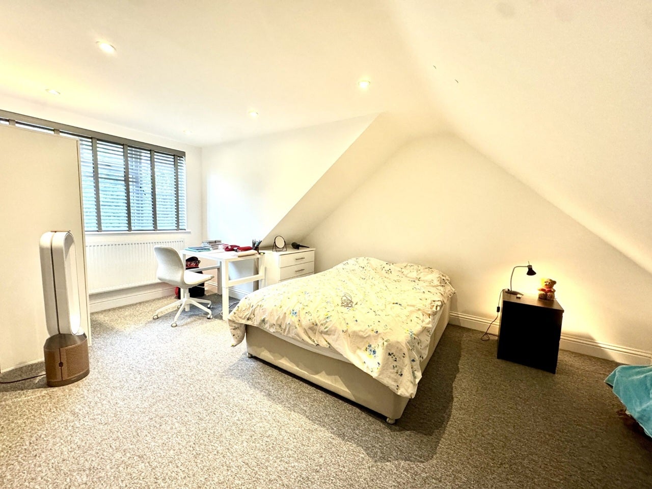 Flat Old Ruislip Road in Greater London