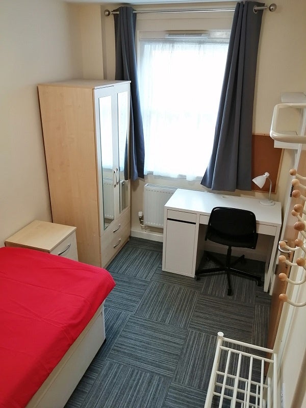 Room Moss Street in Royal Leamington Spa