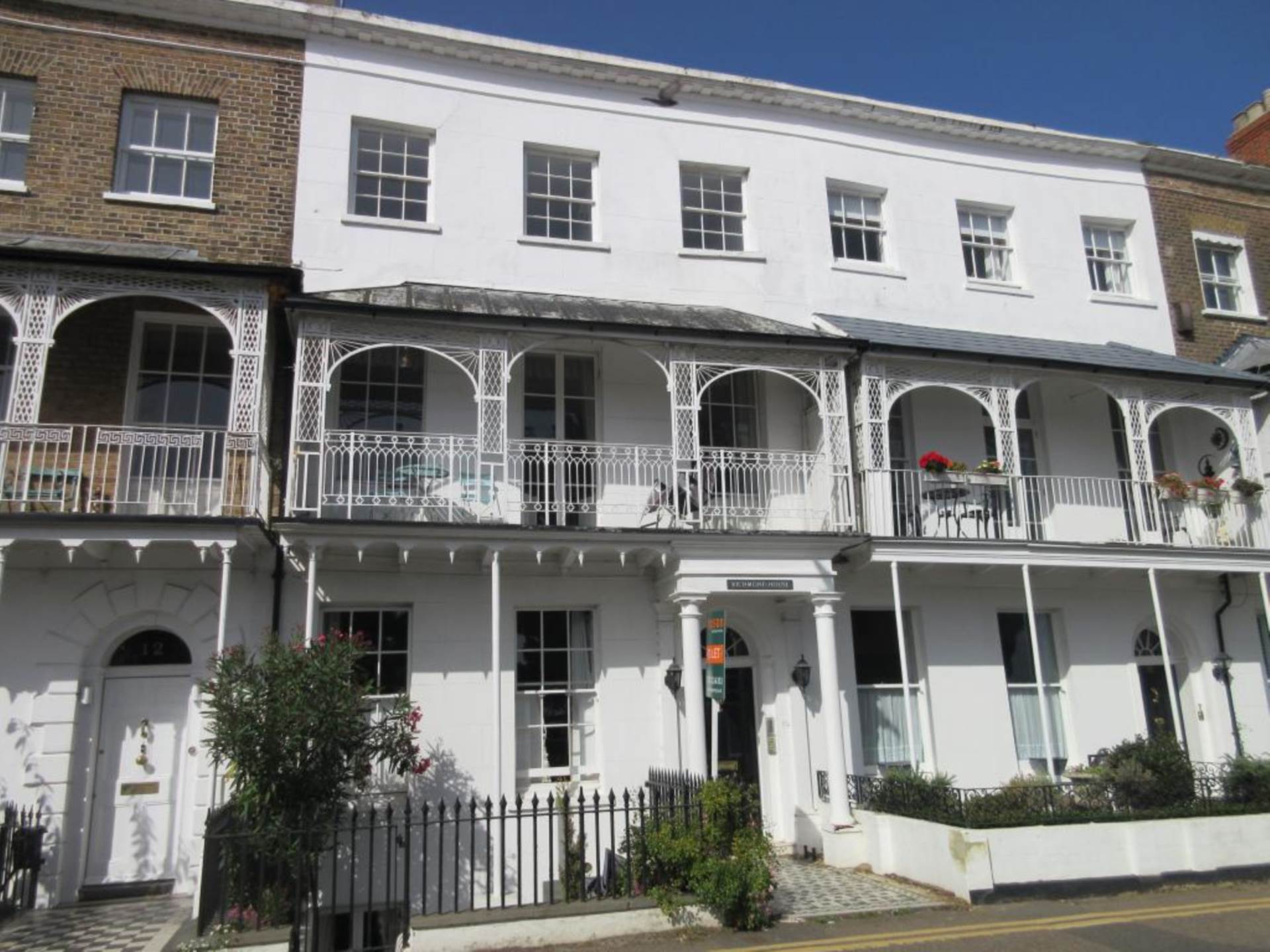 Flat Royal Terrace in Southend-on-Sea